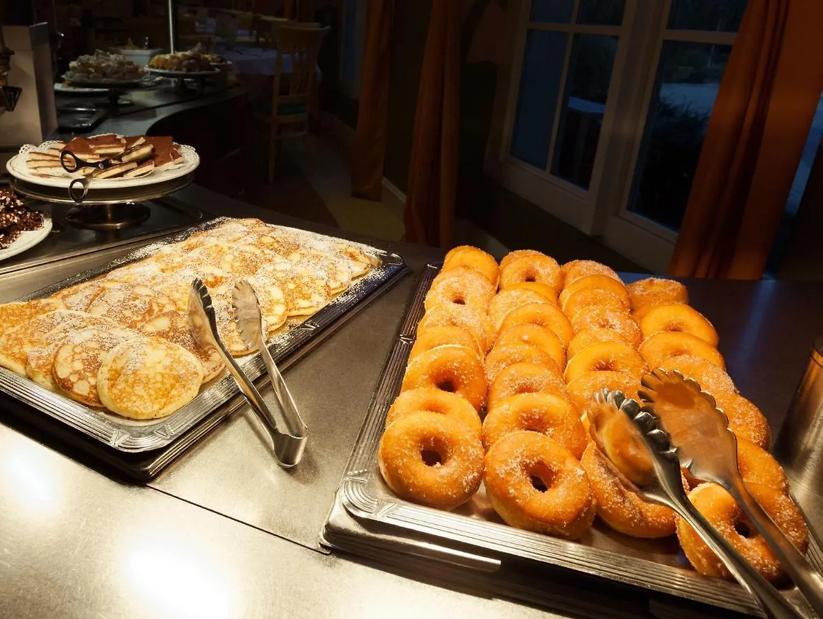 Gardaland Hotel Castelnuovo del Garda 3*,