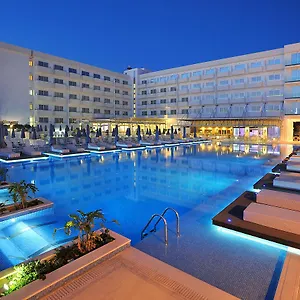 https://nestor.hotelsatayianapa.com