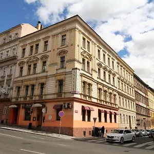 https://balkan.praguehotelsweb.com