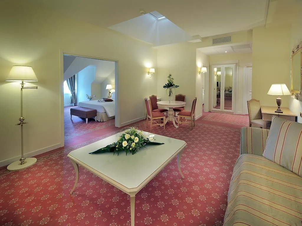 קסטלנואובו דל גארדה Gardaland Hotel 3*, קסטלנואובו דל גארדה איטליה