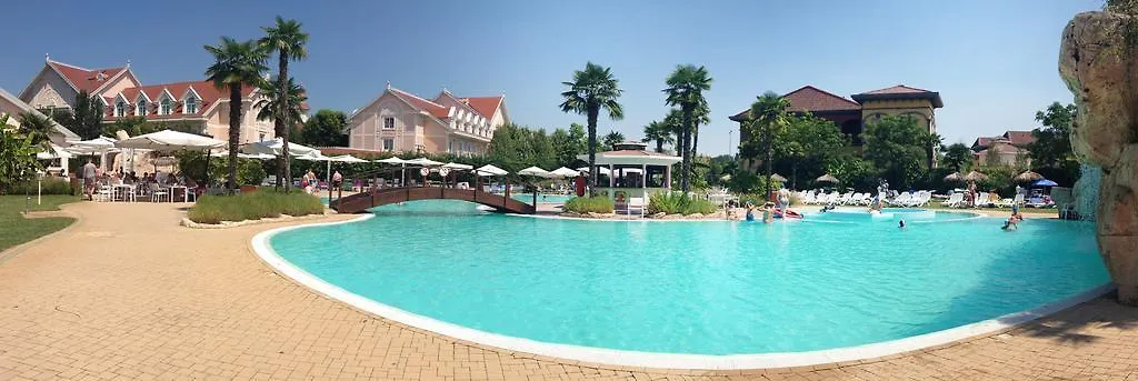 Gardaland Hotel Castelnuovo del Garda 3*,