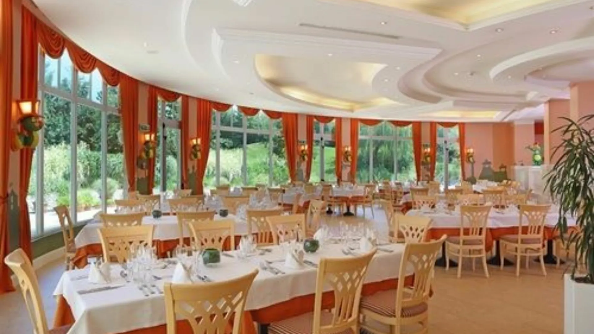 קסטלנואובו דל גארדה Gardaland Hotel קסטלנואובו דל גארדה